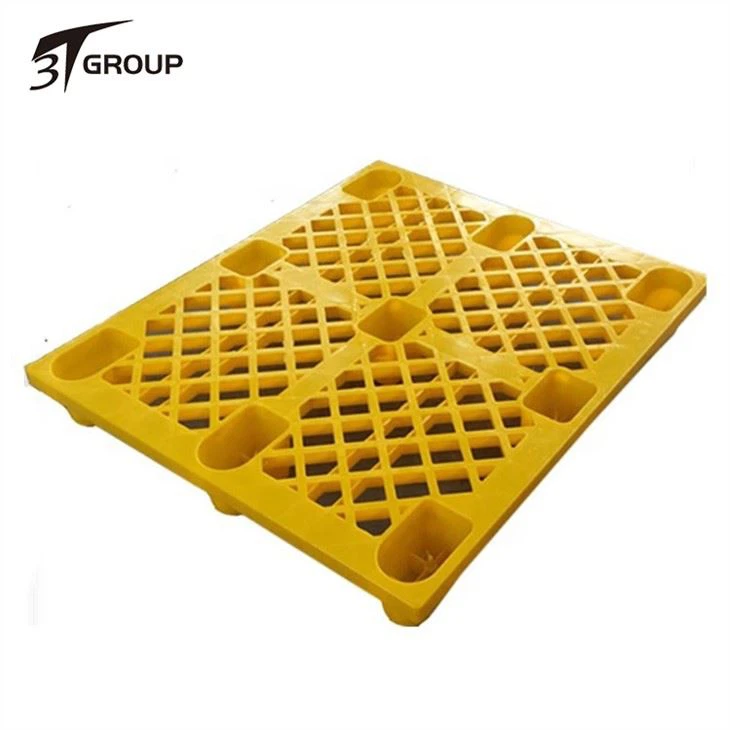 Pesastav plastikust poolkaubaalus koos turvahuulega